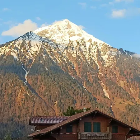 With Balcony, Niesen View & Free Parking Near Interlaken, Thunersee & Blausee Διαμέρισμα