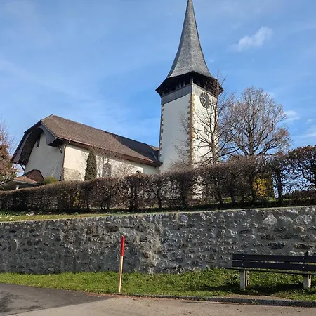 With Balcony, Niesen View & Free Parking Near Interlaken, Thunersee & Blausee Διαμέρισμα